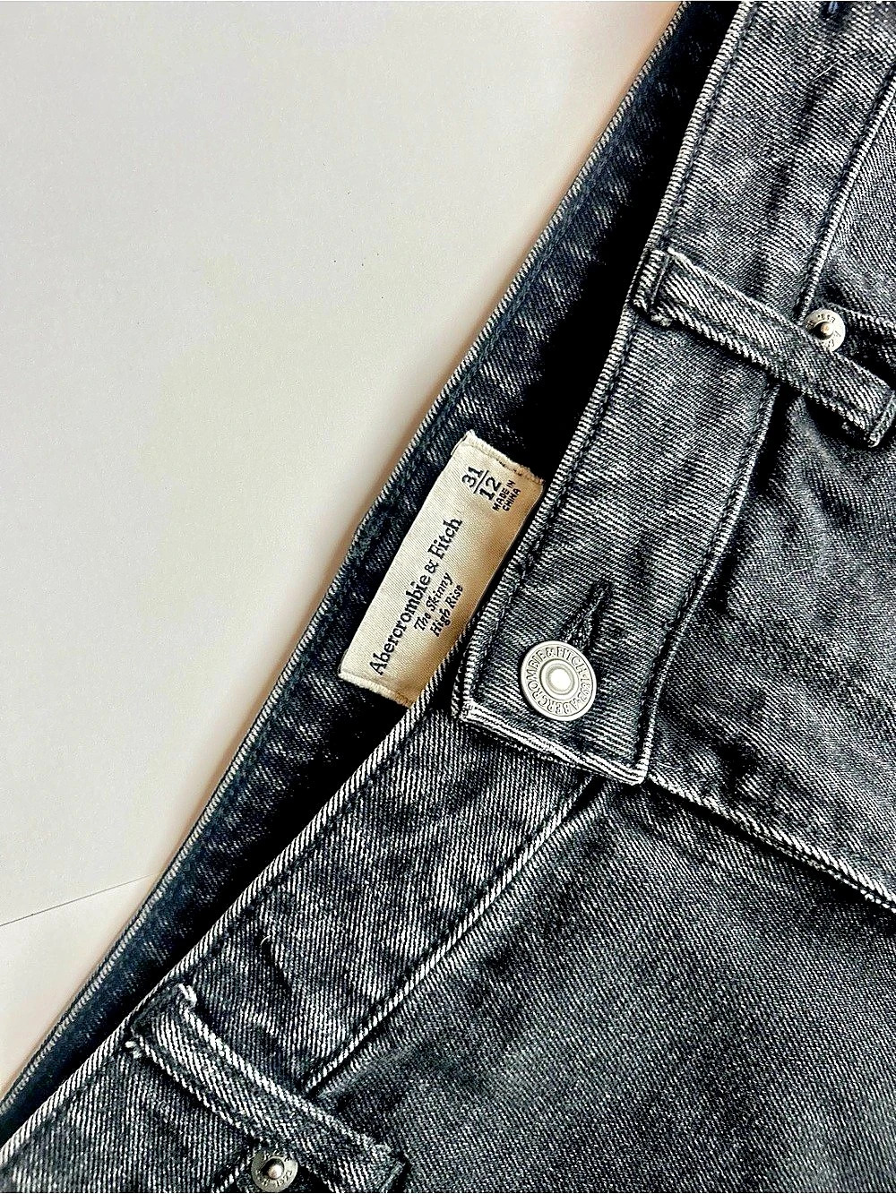 Abercrombie The Skinny High Rise Jeans Like New